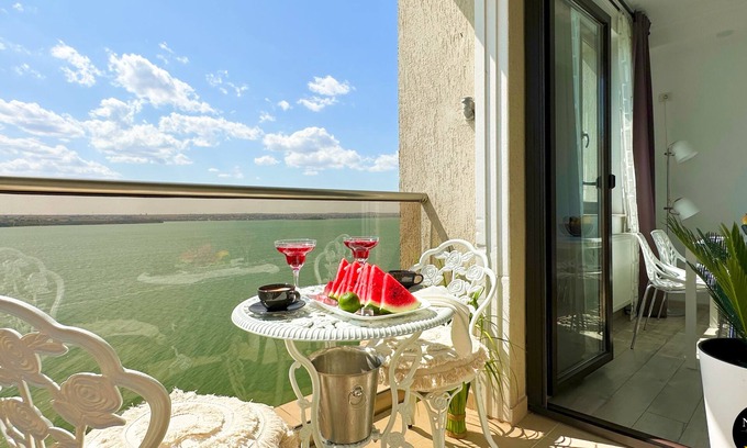 Constanta Apartment | Deluxe Nicolle Solid Residence Mamaia