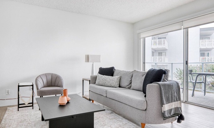 South Redondo Apartment | Deluxe Redondo Beach 1BR w/Pool, Gym & W/D, walk to Beach, by Blueground