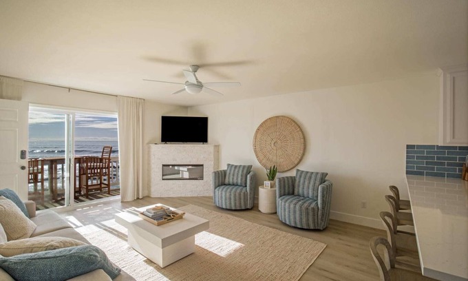 Shelter Cove Condo | Deluxe Suite | Full Kitchen | Jacuzzi | Rm 4