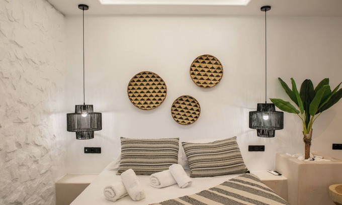 Naxos Town Hotel | Deluxe triple room in Naxos town (access to shared pool)