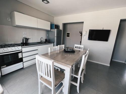 Bahia Blanca Apartment | Depto B - Con Parrilla, 2 dormitorios - Departamento Aguado - Alquileres RV