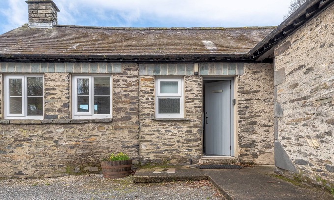 Near Sawrey Apartment | Derwentwater - sleeps 4 guests in 2 bedrooms