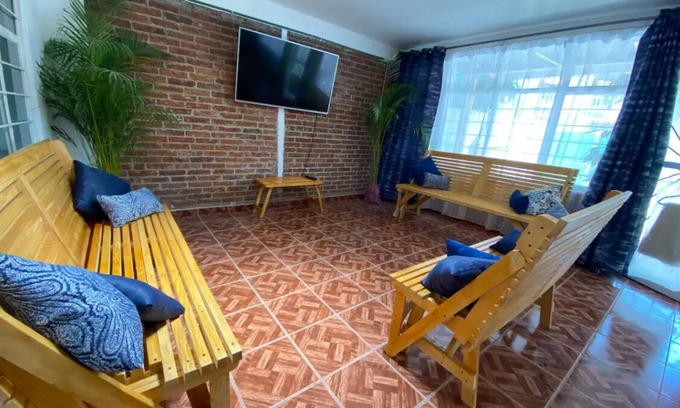 Ecatepec de Morelos House | Descansa y Conecta en Casa Luna, Tranquila y Segura Proxima al Aifa