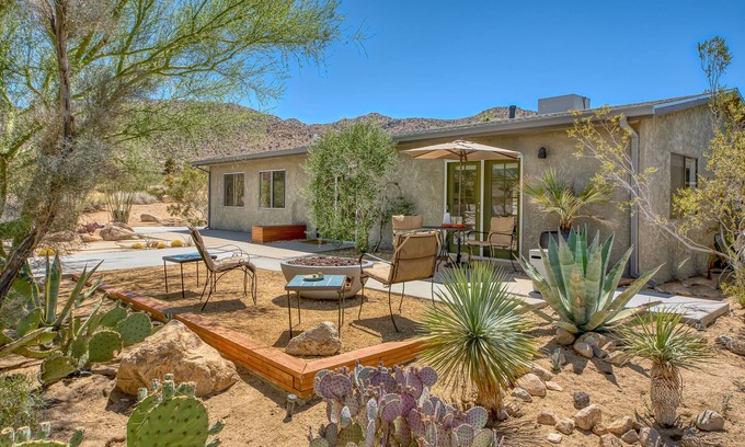 Joshua Tree House | Desert Dusk