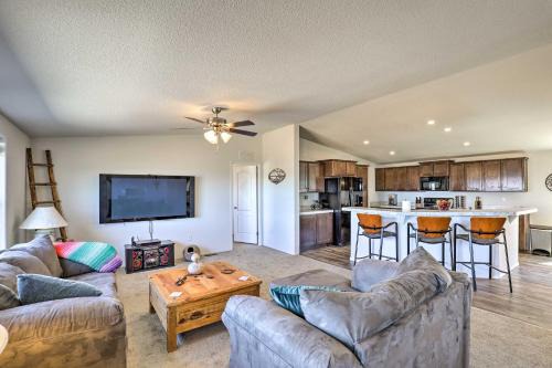 Pomerene House | Desert Escape Off I-10 with Over 1 Enclosed Acre!