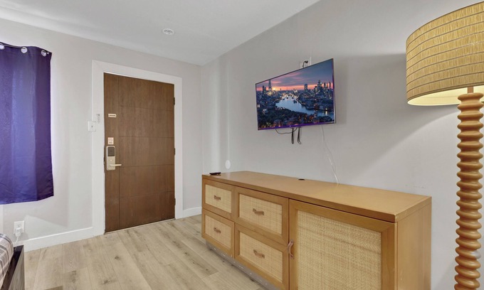 Downtown Las Vegas Hotel | Desert Moon Motel: The heart of downtown Las Vegas, simple and pet-friendly!