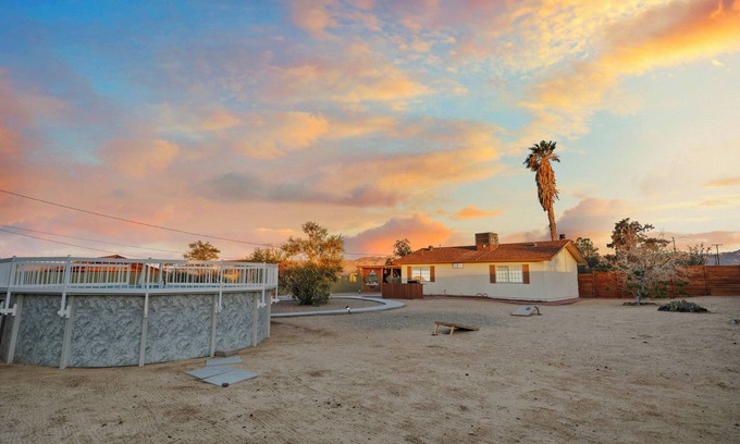 Joshua Tree House | Desert Oasis w/Hot Tub, Fully Fenced, Pool & Mountain Views 🌵✨