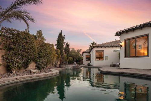 Rancho Santana House | Desert Spring by Fieldtrip 8Bd Resort with Pool Spa Casita
