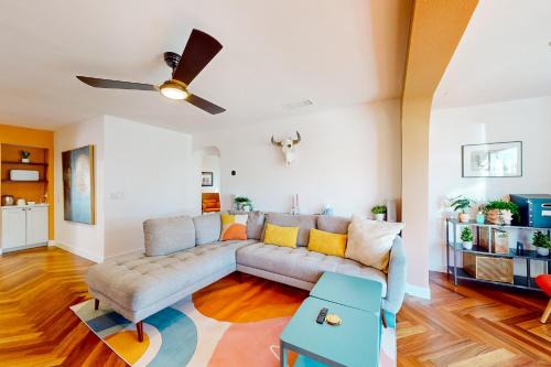 Encanto House | Deset-Chic Villa