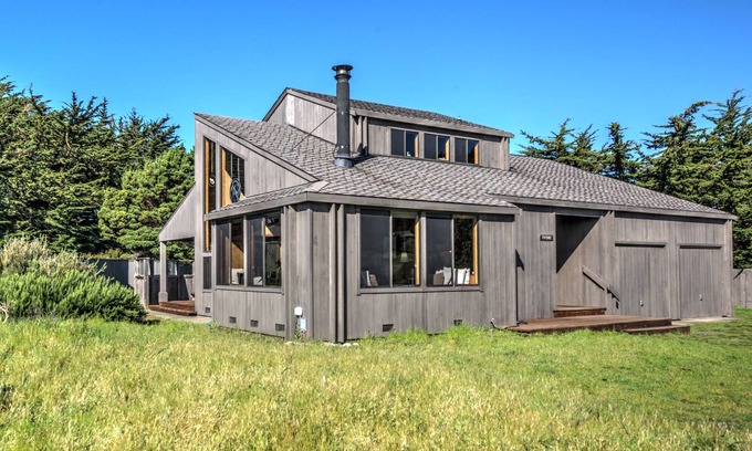 Sea Ranch House | Designed as a family retreat within close proximity to Shell Beach