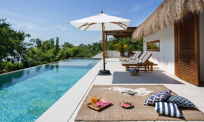 Bocachica Villa | Designer House with Private Beachfront in Baru