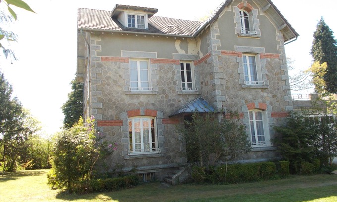Siran House | Detached house in the village of Siran (Cantal) Villa of 140 m²