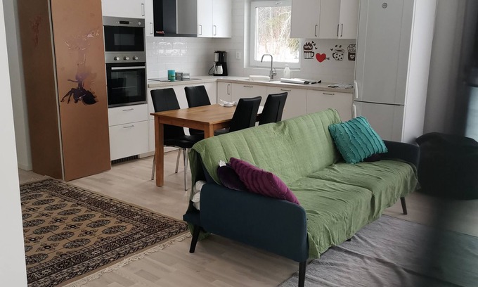 Gavle Villa | Detta Eleganta Boende är Perfekt för Gruppresor. med 4 Säng