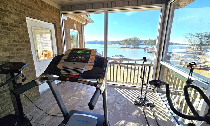 Shady Bay House | Devine Destination