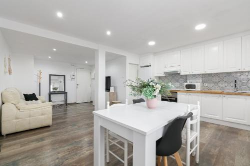 O Porrino Apartment | Diáfano, amplio y luminoso by CABANA Rentals