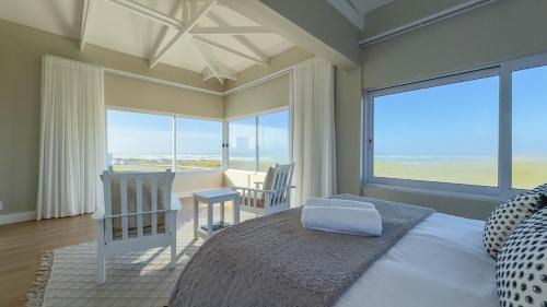 Struisbaai House | Die Lig-Huis Struisbaai