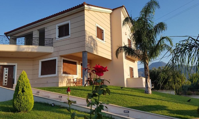 Aigialeia House | Dimitris Villa