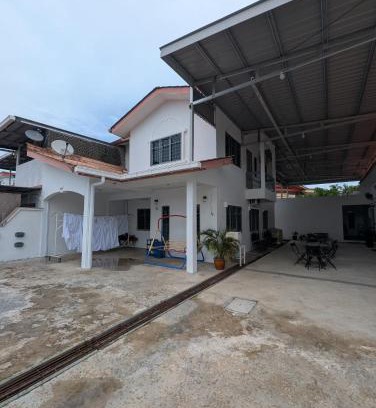 Semporna House | Din's Homestay