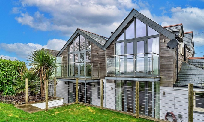 Ruan High Lanes Ski Chalet | Dingles Cottage