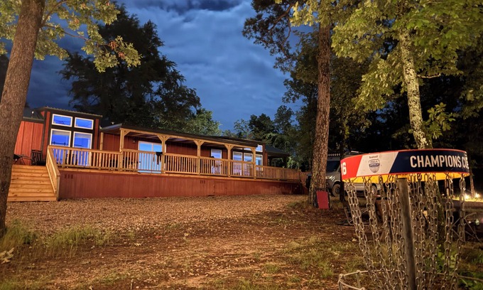 Rattan Cabin | Dinosaur Valley Disc Golf course Cabin 2