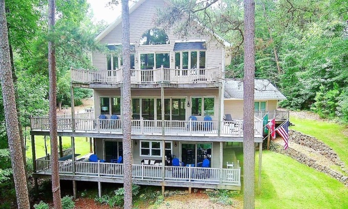 Reed Creek House | Direct on Hartwell, Private Boat Dock, Near Boat Launch