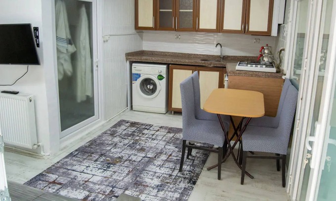 Zeytinburnu Apartment | Discount For Long Stay.Near Metro-Metrobus-Mall