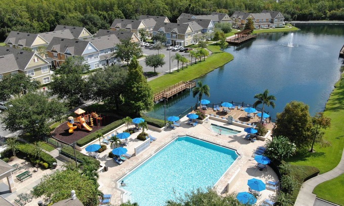 Venetian Bay Villages Villa | DISCOUNTED! Magnolia House 8pp 4bd-3ba Disney Universal