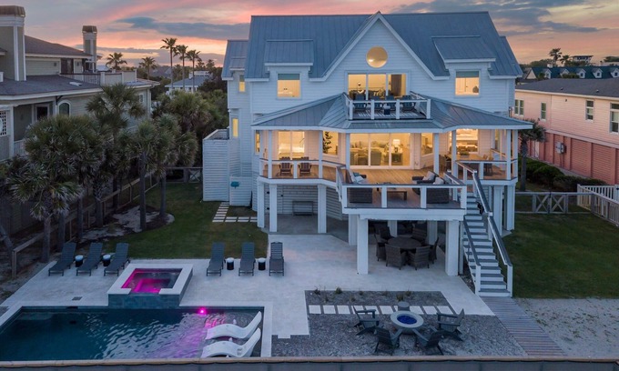 Isle of Palms House | Discounts! Beautifully decorated~ 206 Ocean Blvd. Oceanfront, Pool/Hot Tub, Elevator