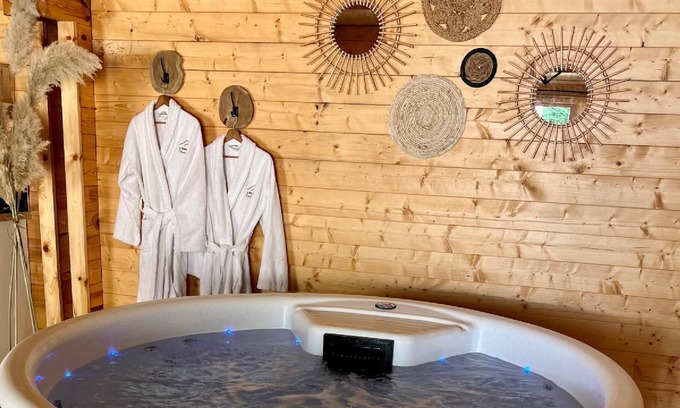 Venizel Ski Chalet | Discover our chalets: natural relaxation or luxury & comfort. Your escape aw