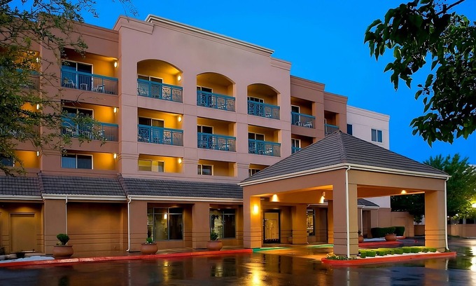Pleasant Hill Hotel | Discover the Best of Pleasant Hill and Beyond! Four Units w/Self Parking!