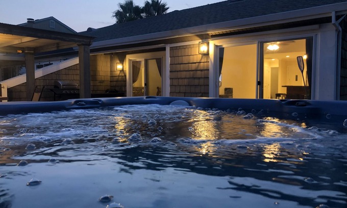 Discovery Bay House | Discovery Bay Deep Water Home on 'The Lagoon'