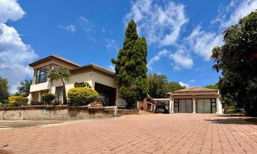 Moses Kotane House | Dithabeng View Guest House