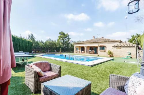 Gelves House | Divi Apartments Villa Reyes