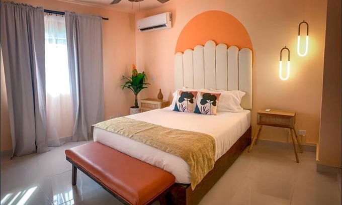 Residencial ROMANA House | Modern House w/ Private Pool 5 min away from beach