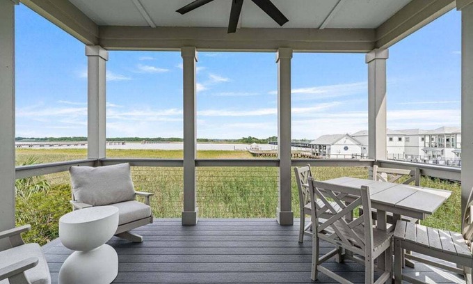 Georgetown House | Dock and Dwell at the Winyah Bay Club, Pool, Outdoor Lounge/Grill and Boat Slip included!
