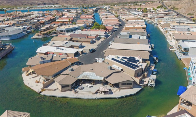 Cienega Springs House | Dock Holiday Summary: