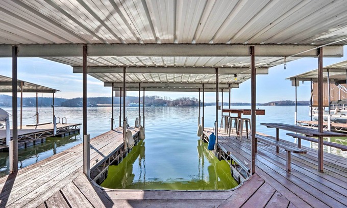 Linn Creek Cottage | Dock + Slip: Lakefront Linn Creek Home!