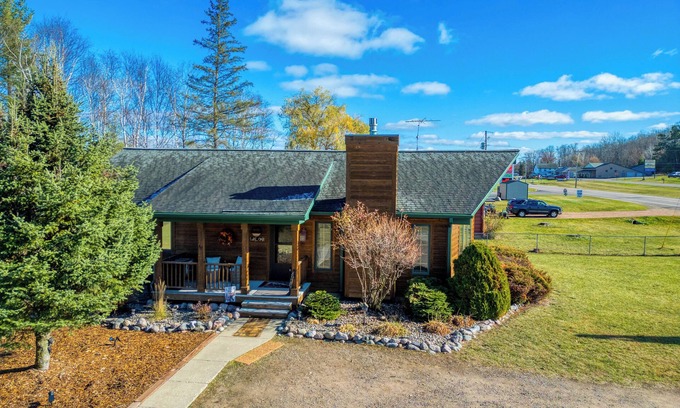 Lakewood Cabin | Dog Friendly Cabin in Lakewood. Near ATV Trails!
