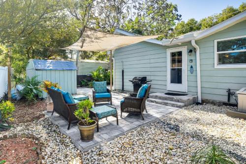 Walkers Holly Hill House | Dog-Friendly Daytona Beach Cottage with Patio!