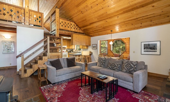 Truckee Cabin | Dog Friendly Home in Tahoe Donner, Beautifully Decorated, HOA Gym and Pool Access near Skiing!