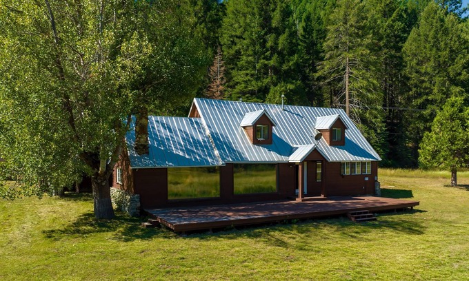 Sloat House | Dog-friendly home on 200 acres with meadow/forest views & river access