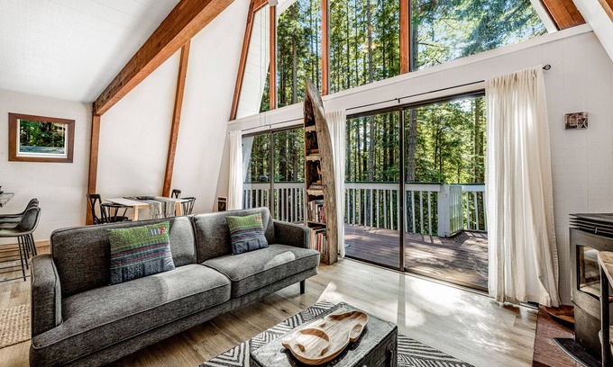 Anchor Bay Cabin | Dog-friendly private getaway close to Anchor Bay Beach, Gualala River and more