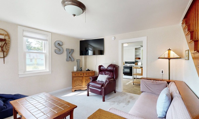 Proctorsville House | Dog-friendly riverfront home with washer/dryer, partial A/C, river views, & wifi