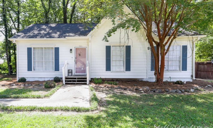 Moody House | Dolly’s Daydream- Charming 3-bedroom Cottage close to Leeds and Birmingham