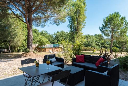 Saint-Genis Apartment | Domaine Pedra Llampada Gîte Cerise