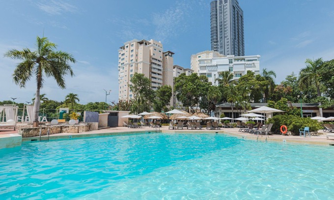 Los Cacicazgos Hotel | Dominican Fiesta Hotel