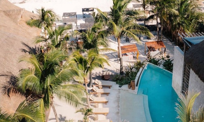 Zama Apartment | Don Quijote - Private pool & Beach club access