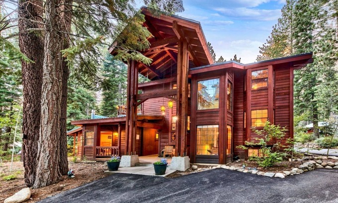 Truckee Hotel | Donner Lake Inn