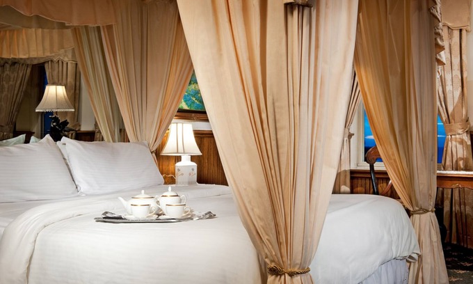 West Newport Bed & Breakfast | Dorymans Oceanfront Inn