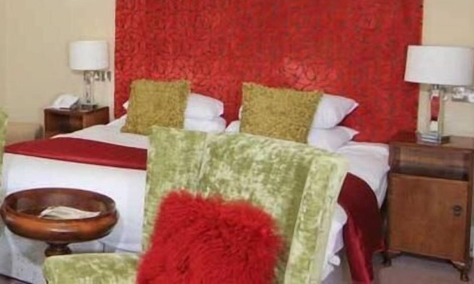 Longford House | Double or Twin-Premium-Ensuite with Bath-Park view-Room 6